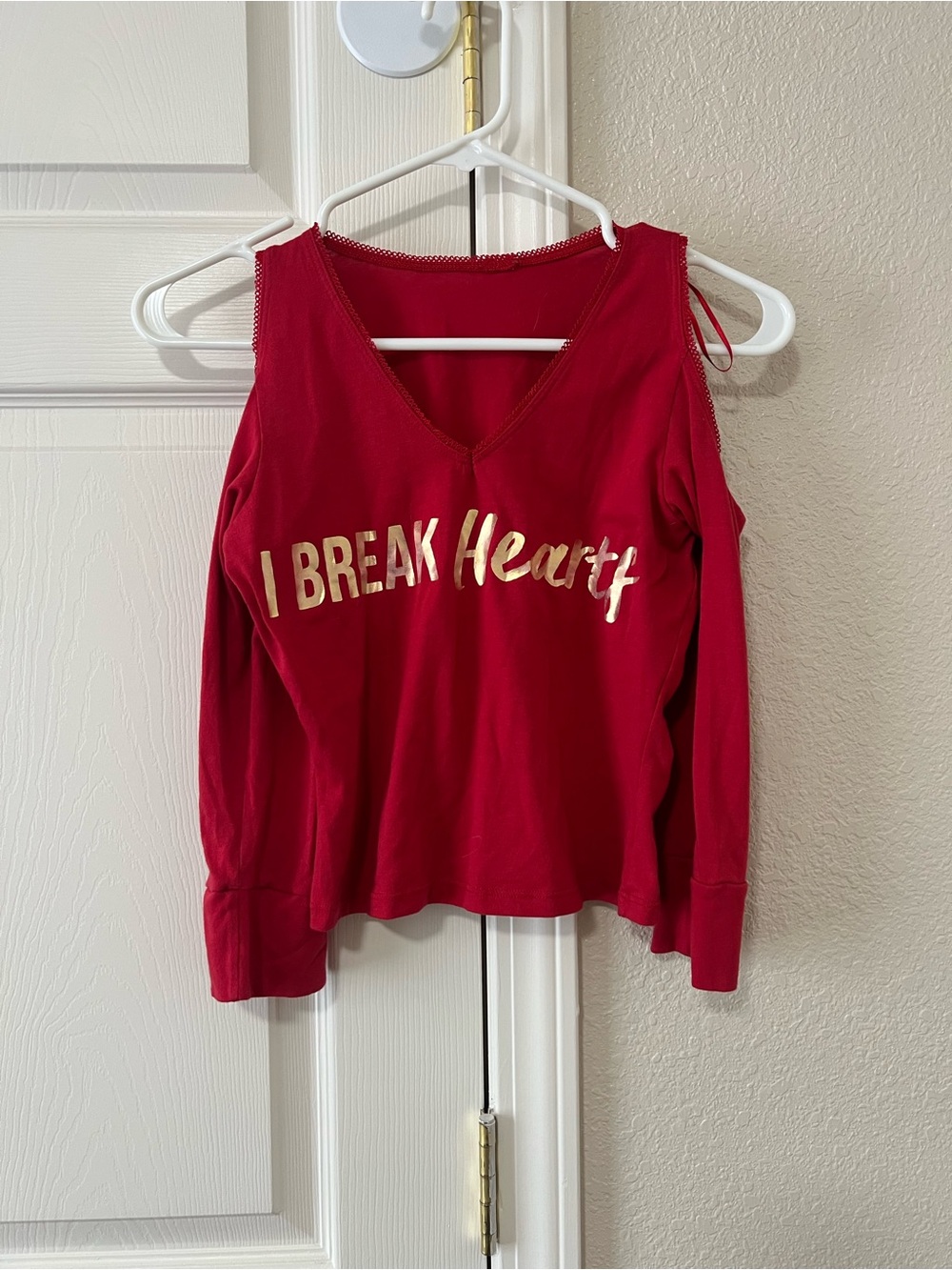 Mapalé I Break Hearts Cold Shoulder Red Graphic Crop Top Long Sleeve Size S